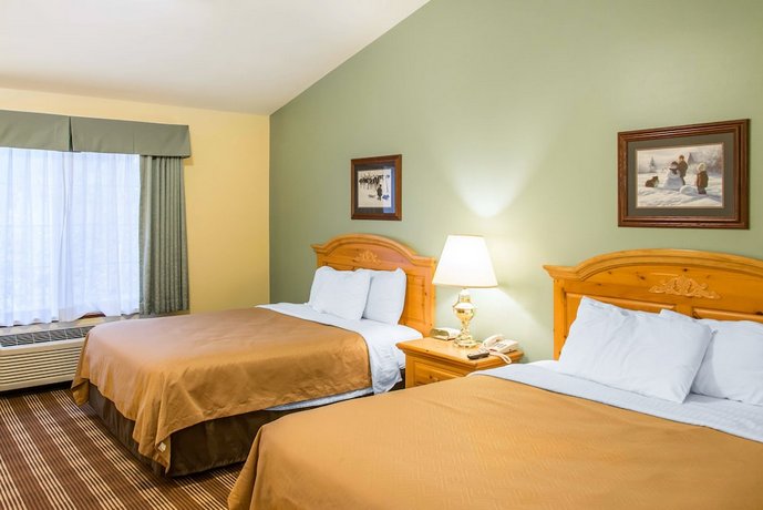 Econo Lodge Inn & Suites Eau Claire