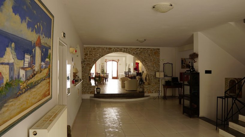 Eri Hotel