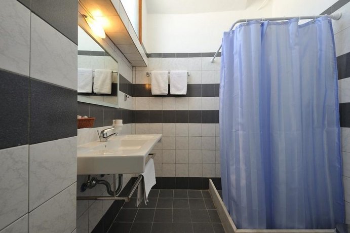 Eri Hotel