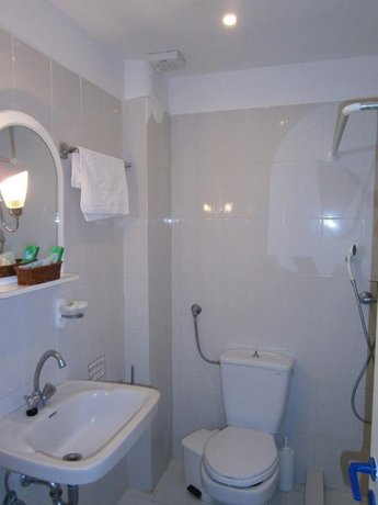 Eri Hotel