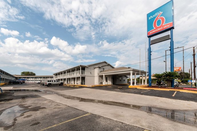 Motel 6 San Antonio - Ft Sam Houston