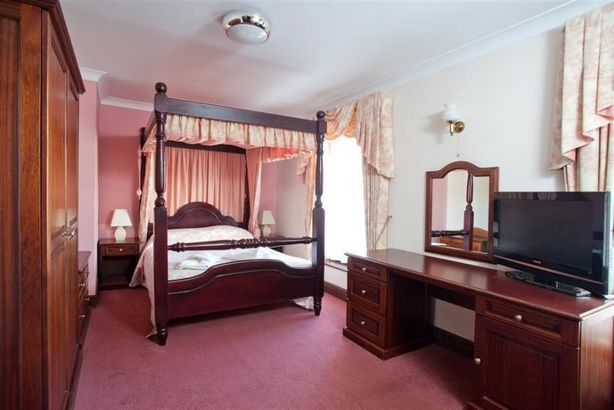 Pilgrims Hotel