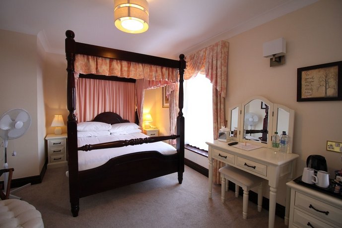 Pilgrims Hotel