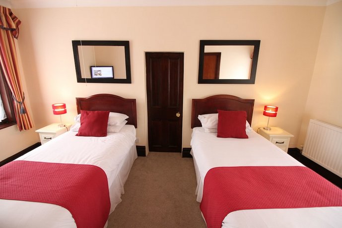 Pilgrims Hotel