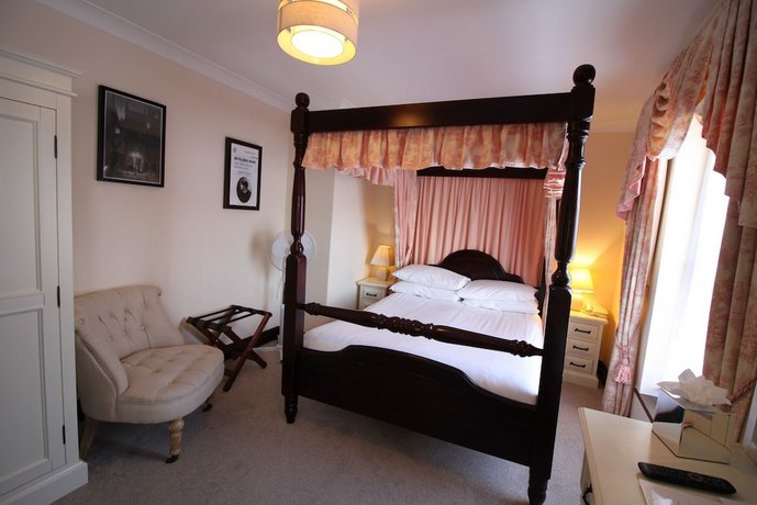 Pilgrims Hotel
