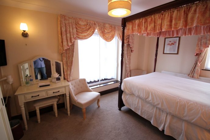 Pilgrims Hotel
