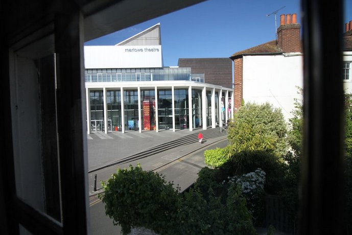 Pilgrims Hotel