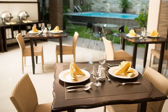Dinasty Smart Hotel