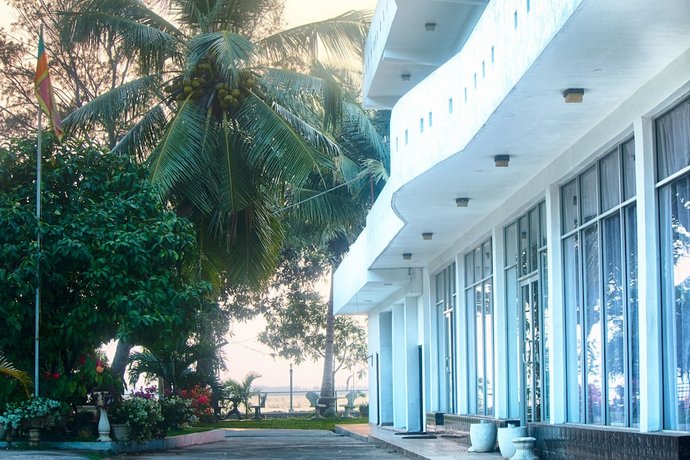 White Palace Negombo
