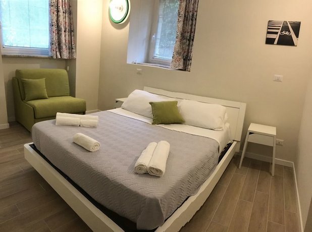 Bed&BikeRome Rooms