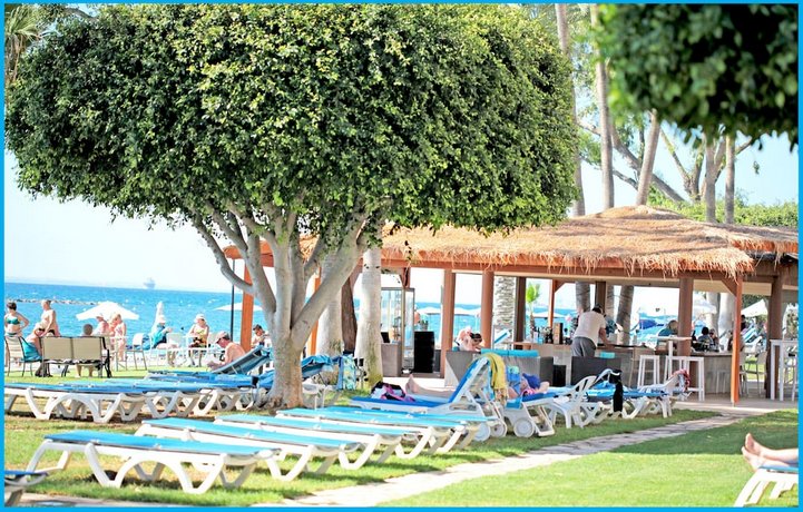 Poseidonia Beach Hotel