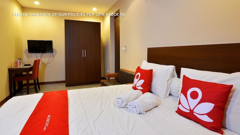 ZEN Rooms Terogong near Pondok Indah