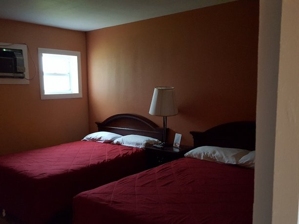Three Oaks Motel - Titusville
