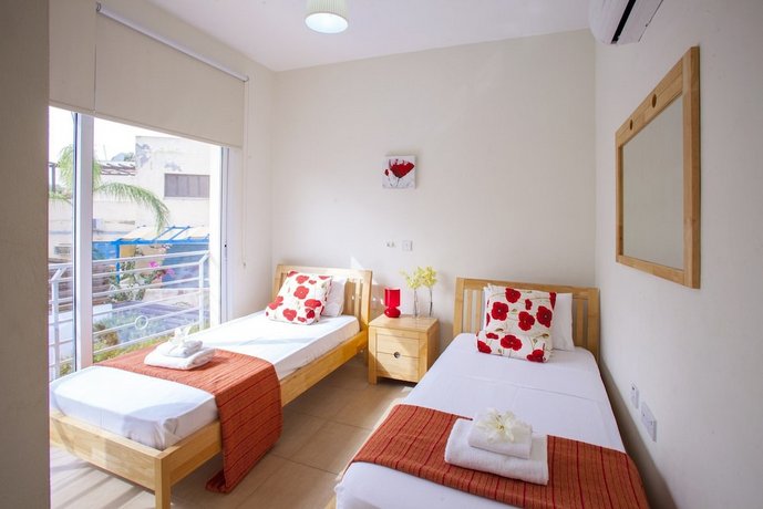 Delfini Villas Protaras