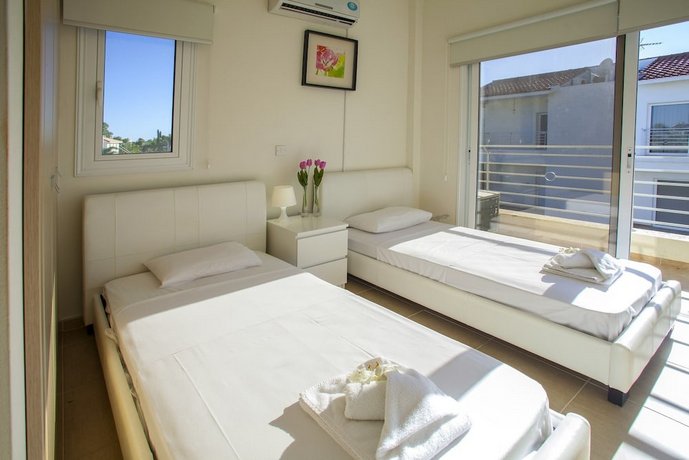 Delfini Villas Protaras
