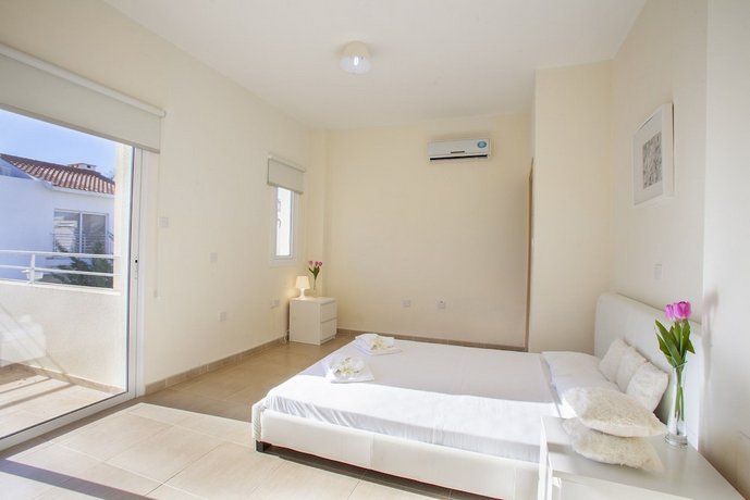 Delfini Villas Protaras