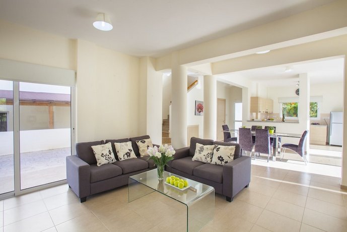 Delfini Villas Protaras