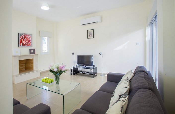 Delfini Villas Protaras