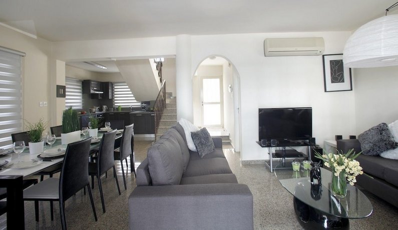 Delfini Villas Protaras