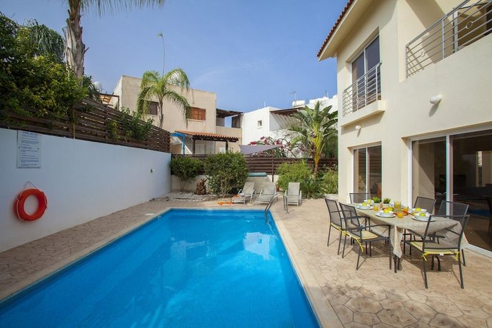 Delfini Villas Protaras