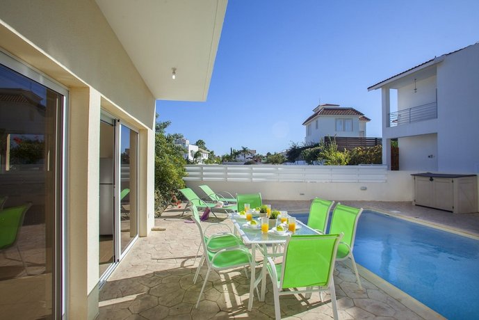 Delfini Villas Protaras