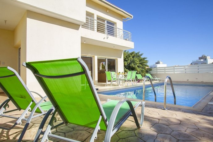 Delfini Villas Protaras