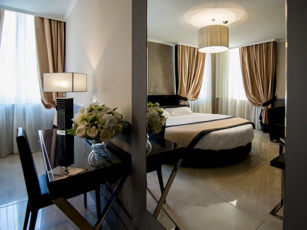 Piazza Venezia Hotel