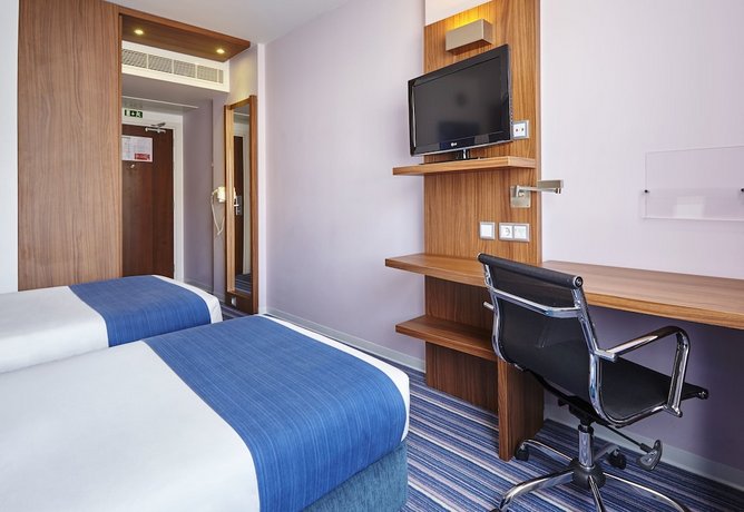 Holiday Inn Express Lisbon Alfragide