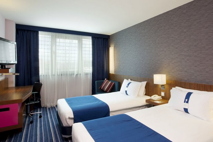 Holiday Inn Express Lisbon Alfragide