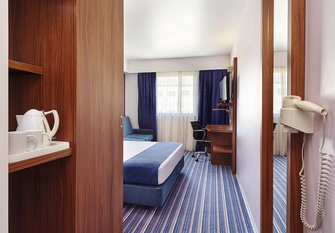 Holiday Inn Express Lisbon Alfragide