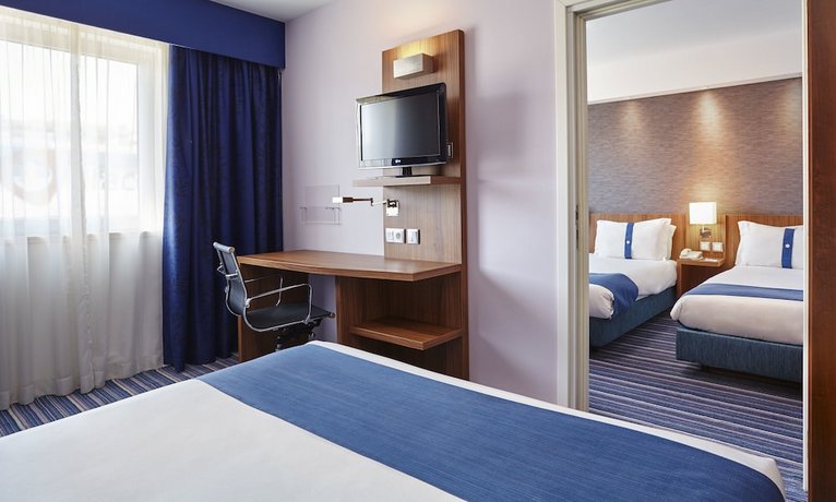 Holiday Inn Express Lisbon Alfragide
