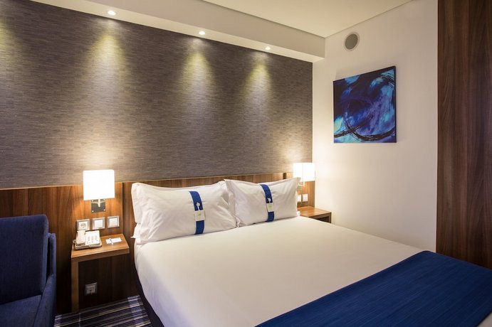 Holiday Inn Express Lisbon Alfragide