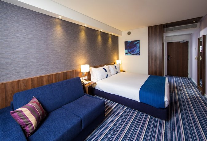 Holiday Inn Express Lisbon Alfragide