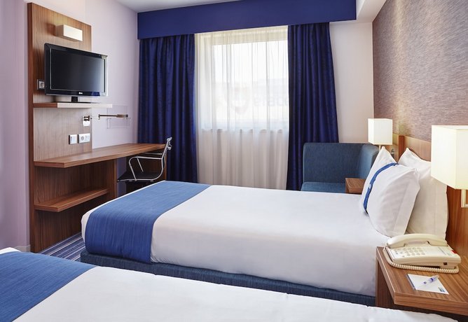 Holiday Inn Express Lisbon Alfragide