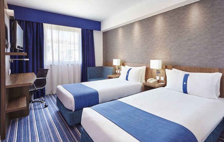 Holiday Inn Express Lisbon Alfragide