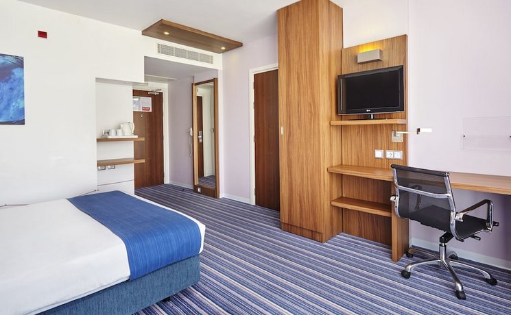 Holiday Inn Express Lisbon Alfragide