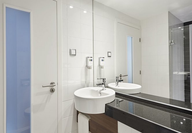 Holiday Inn Express Lisbon Alfragide