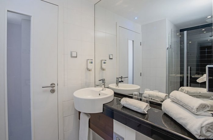 Holiday Inn Express Lisbon Alfragide