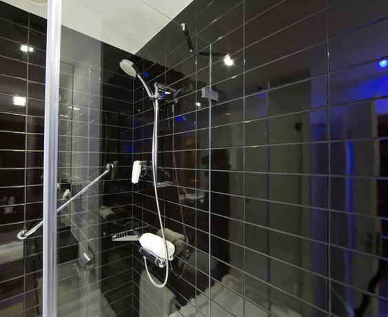 Holiday Inn Express Lisbon Alfragide