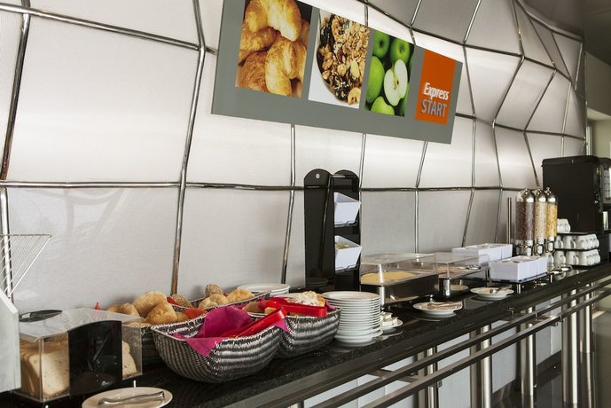 Holiday Inn Express Lisbon Alfragide