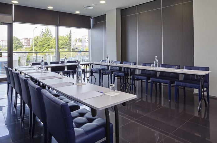 Holiday Inn Express Lisbon Alfragide