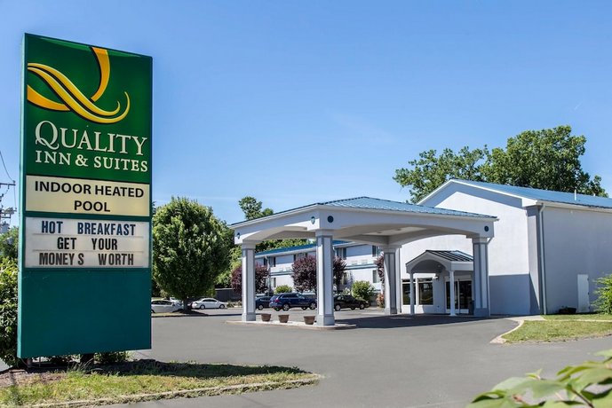 Quality Inn & Suites Danbury