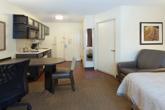 Candlewood Suites Philadelphia - Willow Grove