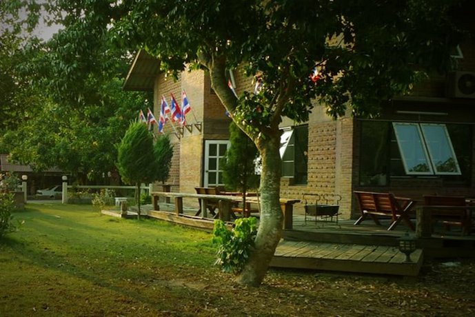Srinual Lodge