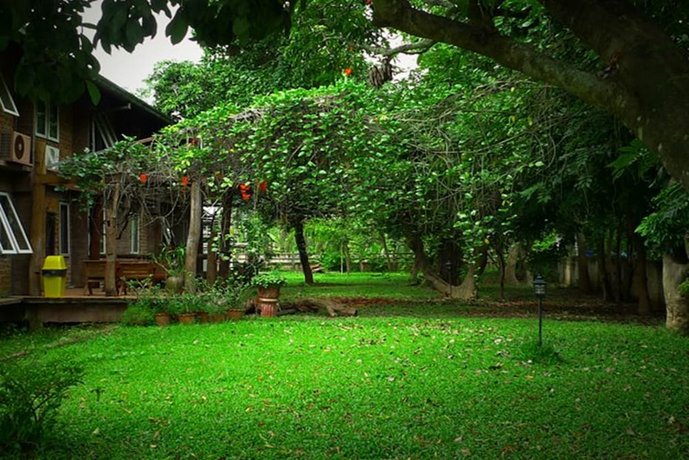 Srinual Lodge