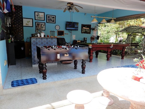 Relaxing Palm Pool Villa and Tropical Garden