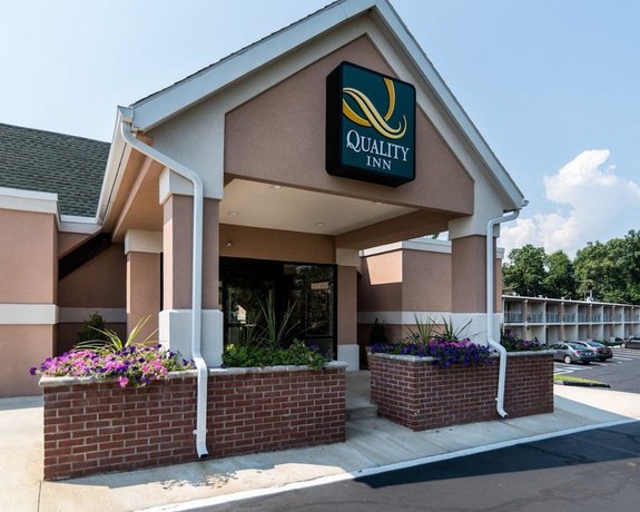 Quality Inn Westfield - Springfield Barnes Municipal Airport United States thumbnail