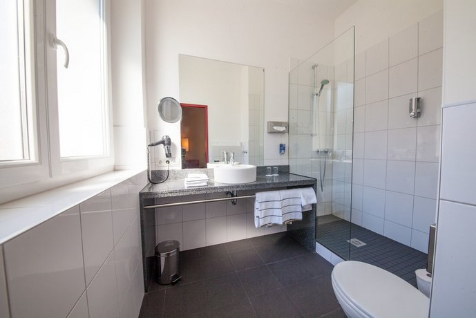 Novina Hotel Tillypark