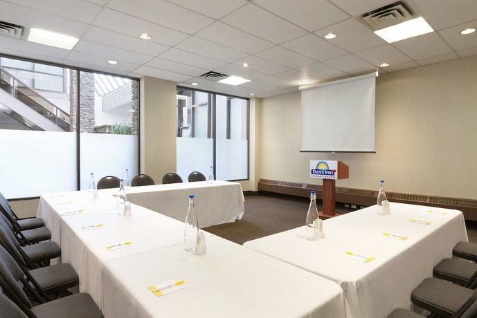 Days Inn by Wyndham Calgary South