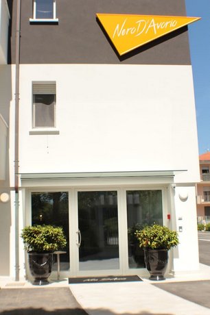 Nero D'Avorio Aparthotel